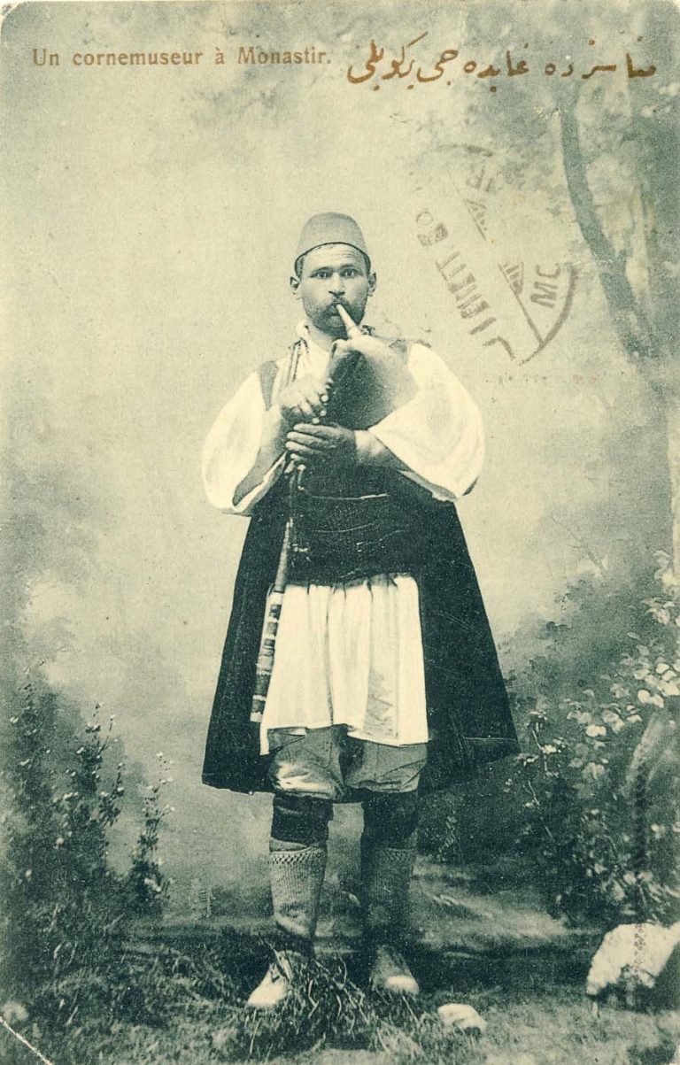 Свирач на гајда од полските села. Издадена во јули 1906 година, а испратена на 27 август 1908 година во Мексико.