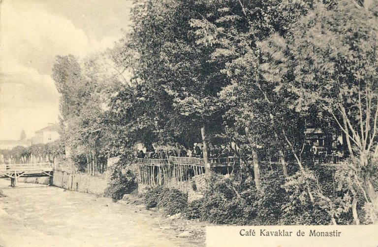 Кафето кај Тополите покрај реката Драгор, било омилено место на Мустафа Кемал Ататурк и неговите другари.